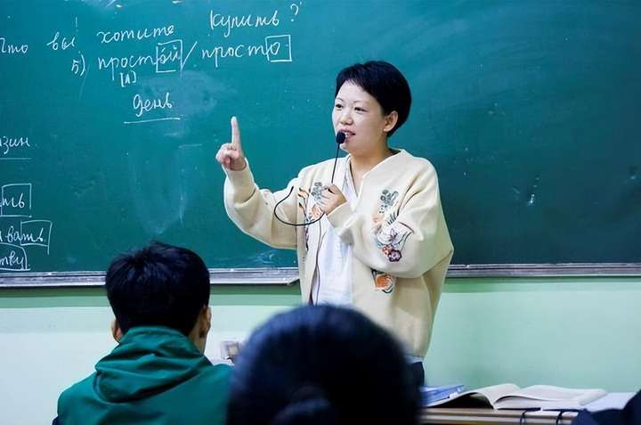 教师离职原因的最佳回答（大量教师辞职背后真实原因揭露）