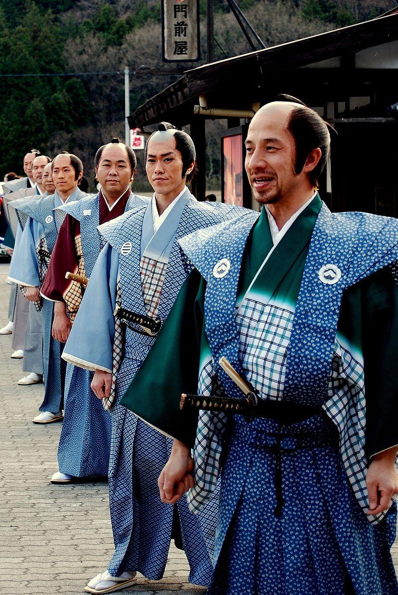 下图为参加北野大茶会时身穿桐服的丰臣秀吉.