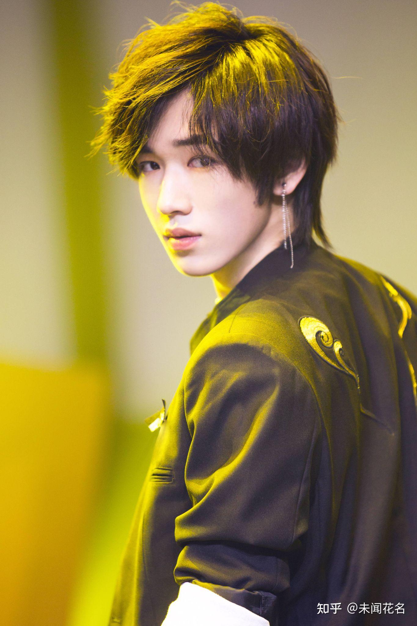 有没有近期的宋亚轩的电脑壁纸? - 知乎